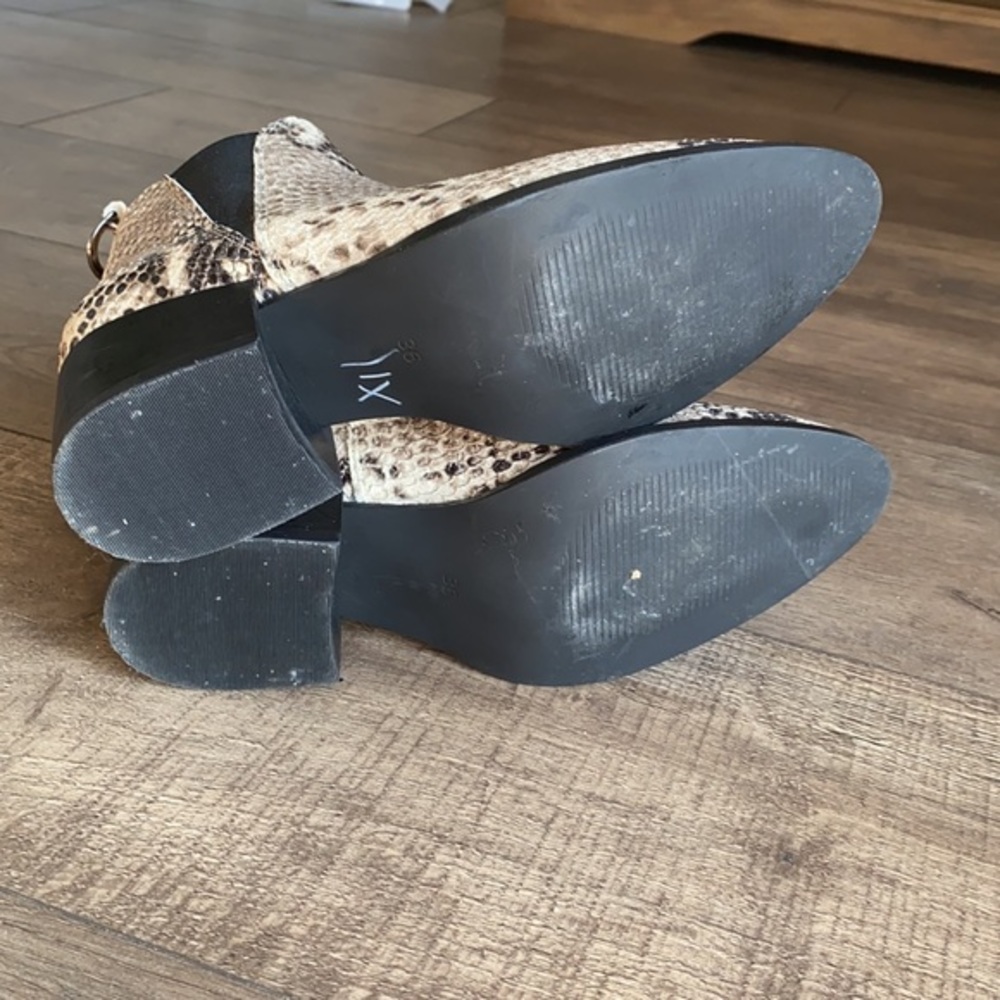 Simons Chelsea Snake Print Booties - Picture 5 of 5